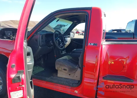 1999 Chevrolet Silverado 1500 из США, поврежденный, VIN 1GCEC14V4XZ197687